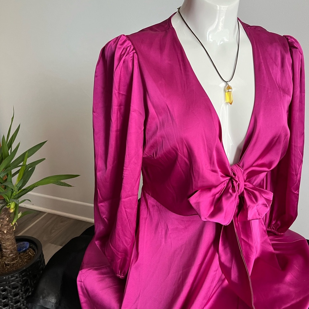 Magenta long sleeve Midi Satin like Dress size Medium